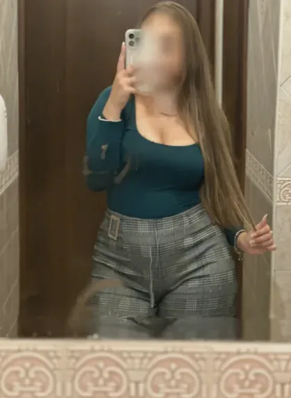 Andrea, 24