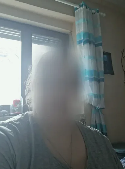 Emma, 25