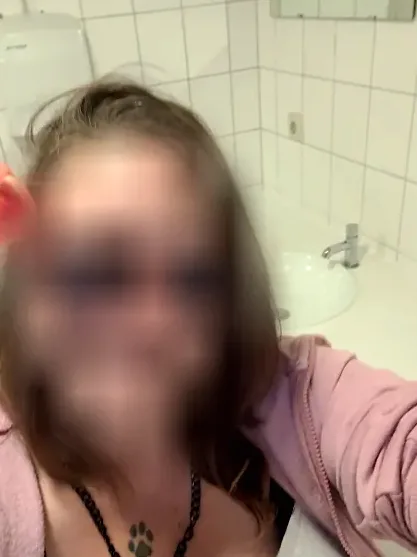 Lea, 33