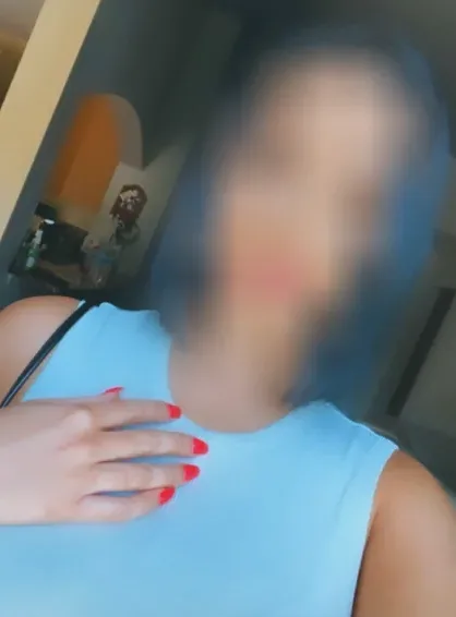Louise, 32