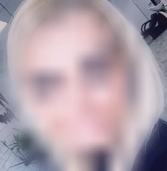 Olivia, 37